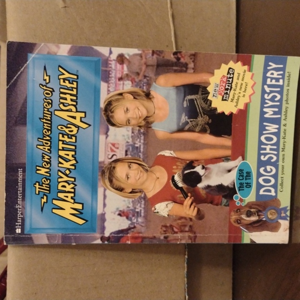 HarperEntertaiment book of Mary-Katr&Ashley.